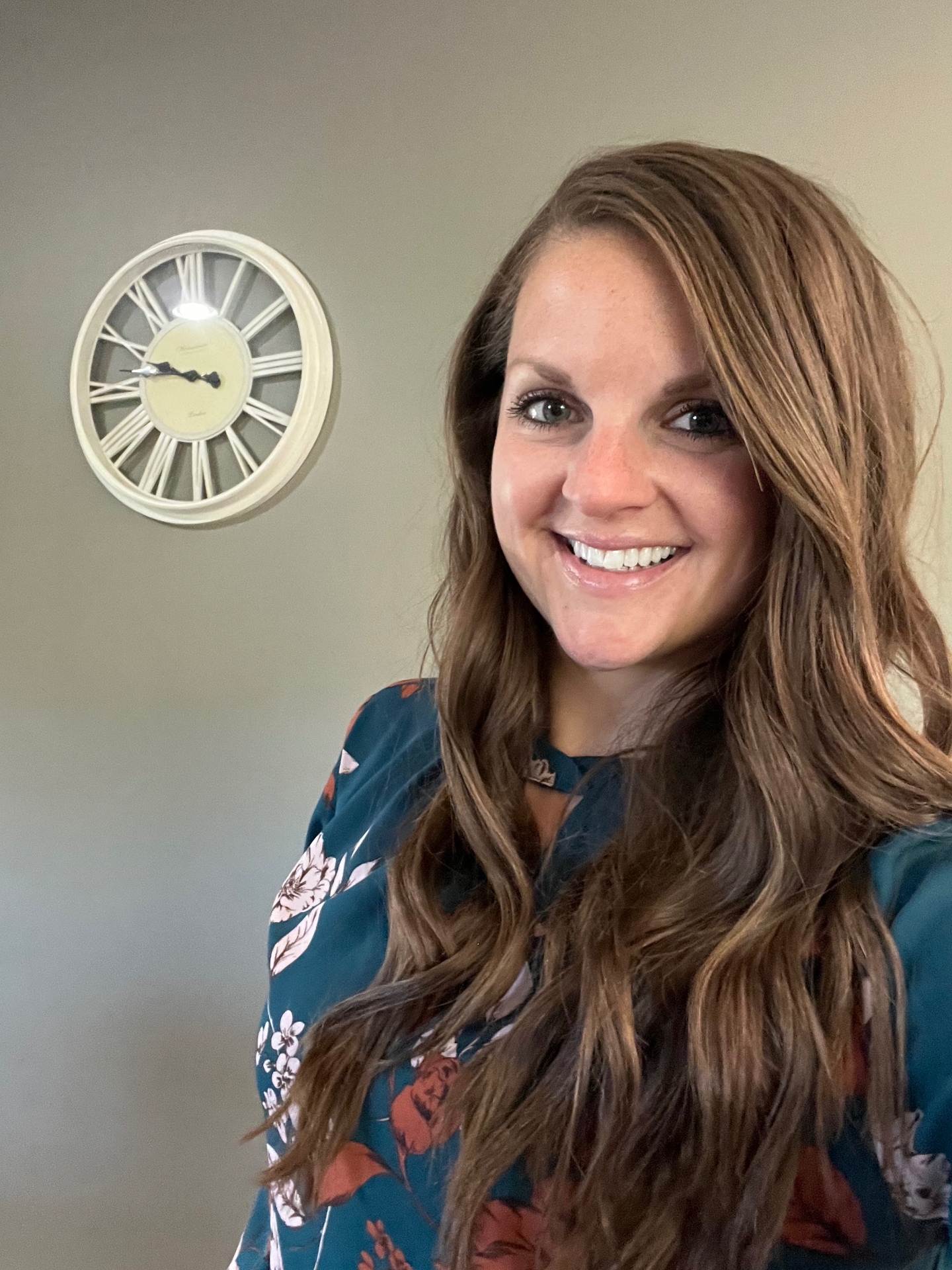 Portrait of Sarah, coach and healthcare professional